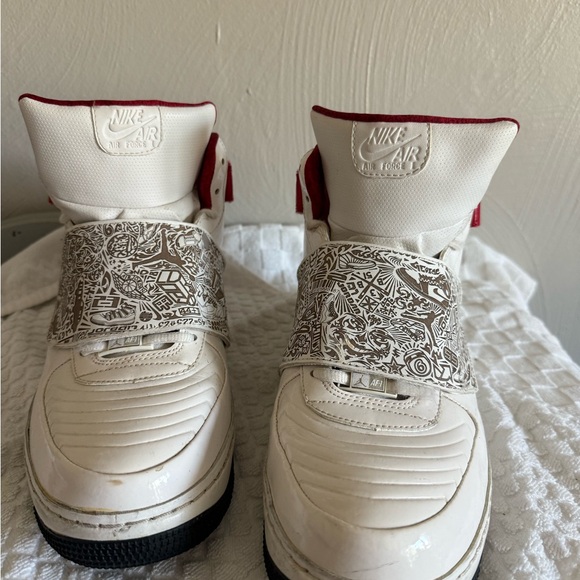 Nike White and Red Graphic High-Tops - Picture 8 of 8